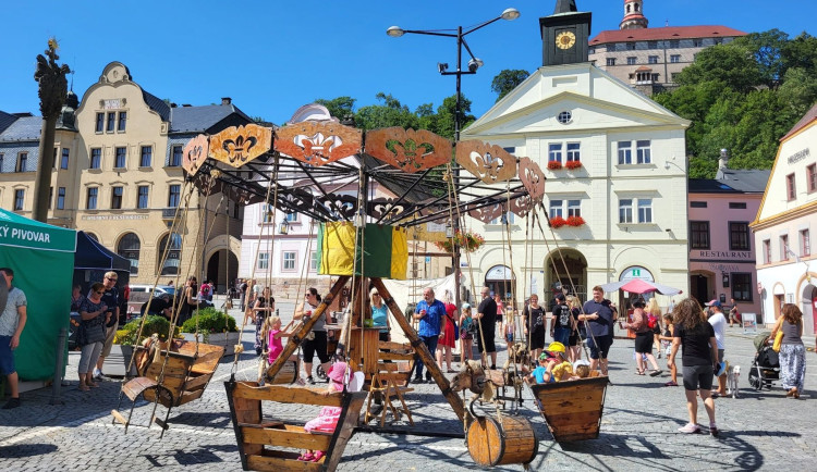 Tradiční jarmark v Náchodě: Vraťte se do dob dávné zábavy a řemesel