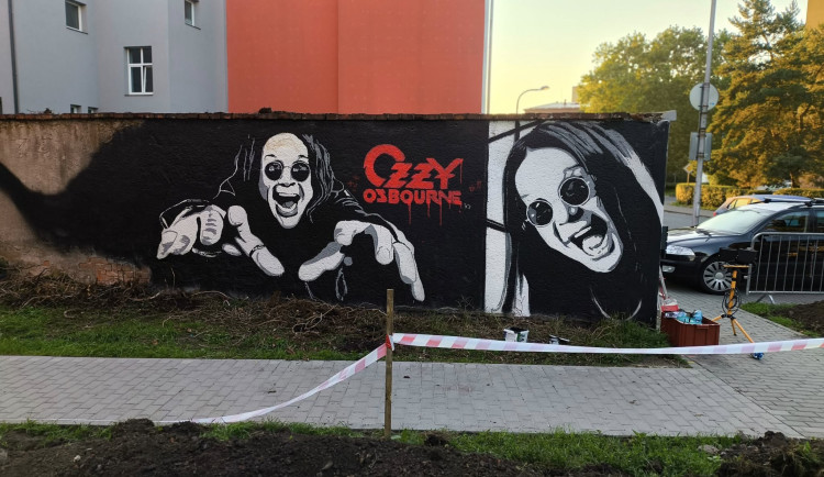 Prostějov pobláznil monumentální portrét krále temnoty a rockového velikána Ozzyho Osbourna