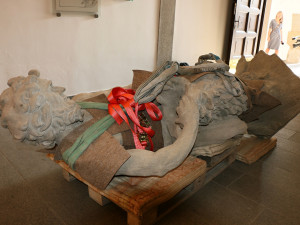 Socha Samsona opustila poprvé po 300 letech Budějce. Míří na výstavu do Prahy