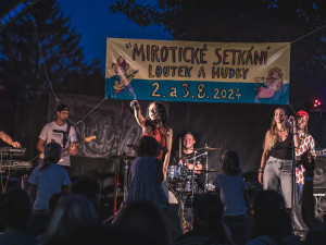 Z vody na pódium. Lodní kapitán pořádá už dvaadvacátý festival v Miroticích