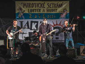 Z vody na pódium. Lodní kapitán pořádá už dvaadvacátý festival v Miroticích