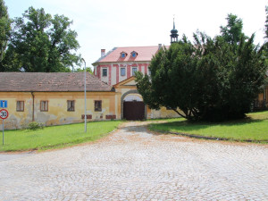 Kuriózní krádež na jihu Čech. Z protivínského zámku zmizel stroj věžních hodin