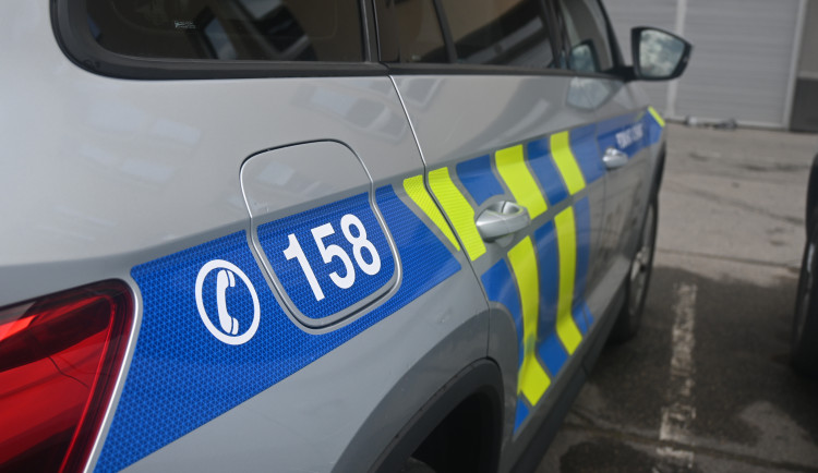 Noční neštěstí na Žďársku. Motorkář boural, zraněním na místě podlehl