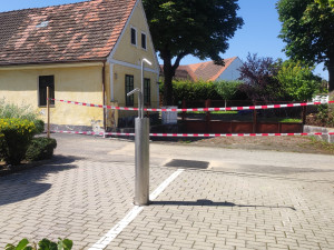 Nebezpečné parkování nahradili v Šindlových Dvorech mlžítkem, vyšlo na 180 tisíc