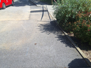 Nebezpečné parkování nahradili v Šindlových Dvorech mlžítkem, vyšlo na 180 tisíc