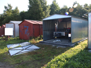 Vykradli několik garáží a projížděli se na kradené čtyřkolce