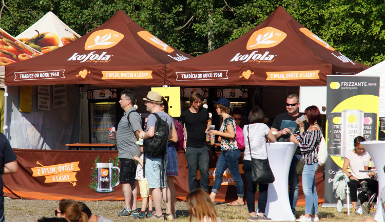 Párty stany s potiskem.