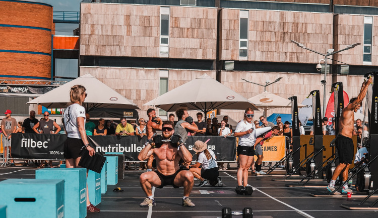 Na střeše IGY poměřili síly crossfiťáci z celé republiky