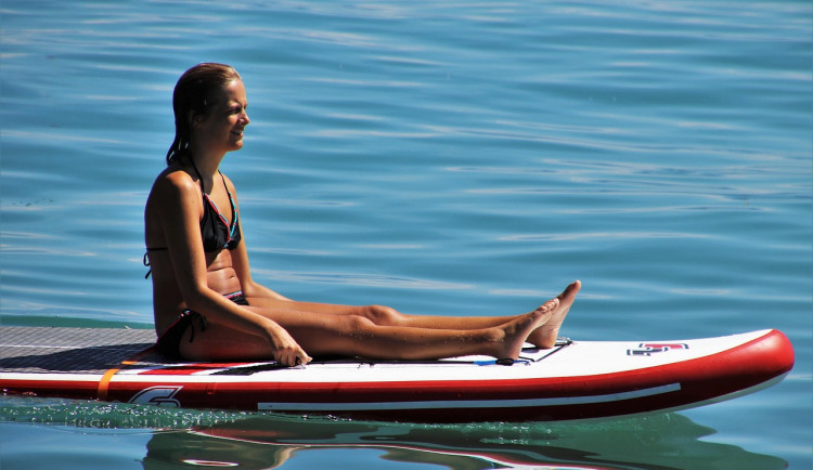 Česko čeká slunečný týden, který vyvrcholí v pátek tropickými teplotami