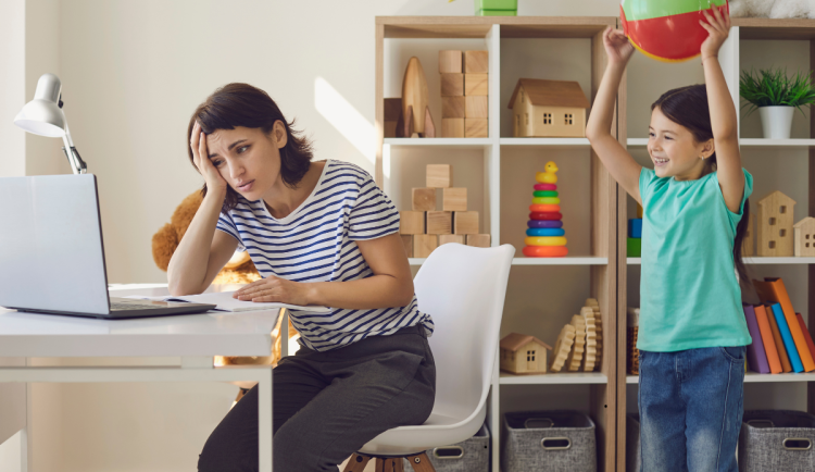 Začátek školního roku přináší rodičům finanční zátěž. Pomoct může zaměstnavatel