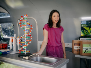 Co se stane, když se vědci, umělci a zemědělci pustí do společného experimentu?