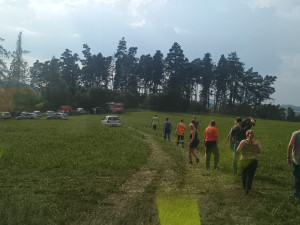 Hasiči pátrali po dvou seniorech v ohrožení, jednoho se nepodařilo najít včas