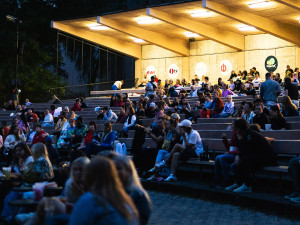 Konec léta pod hvězdami: Letní kino Háječek zve na poslední filmové večery