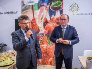 Jihočeská univerzita patří mezi klíčové zemědělské vysoké školy v Česku, řekl ministr zemědělství