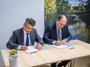 Jihočeská univerzita patří mezi klíčové zemědělské vysoké školy v Česku, řekl ministr zemědělství