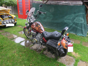 Policie šetří nehodu motorkáře a osobního auta. Hledá svědky