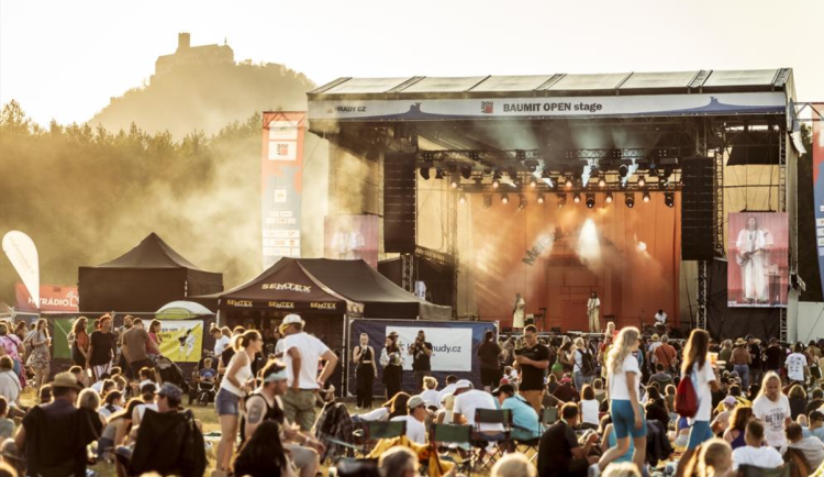 Festival Hrady CZ dorazil pod Bezděz. Láká na Kabáty, Krajča či Visací zámek