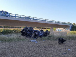 Mladá řidička zemřela při nehodě u Ševětína, s autem vyletěla z vozovky