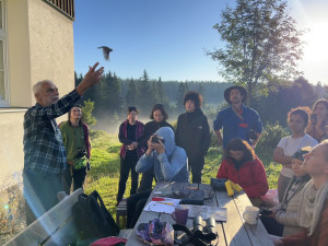 Dobrovolníci pracovali na obnově šumavských mokřadů, někteří přijeli z Nepálu či Mexika