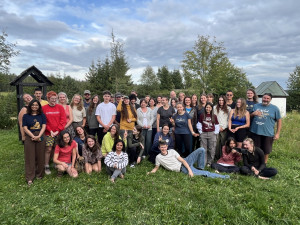 Dobrovolníci pracovali na obnově šumavských mokřadů, někteří přijeli z Nepálu či Mexika