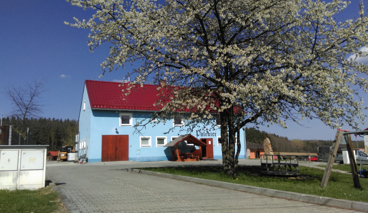 Jihočeský lihovar zahajuje novou sezónu příjmu ovoce pro výrobu destilátů a moštování