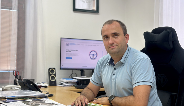 Řemeslo má zlaté dno. Ředitel Petr Hart sází na technologie i individuální přístup