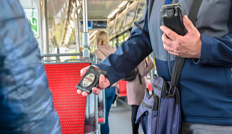 Cestování načerno se v Brně prodraží, chybějící lístek vyjde o tisícovku dráž