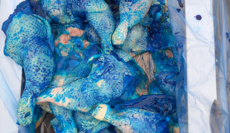 VIDEO: Pašeráci u Olomouce. Celníci odhalili auta s tunami kebabu a kuřecího