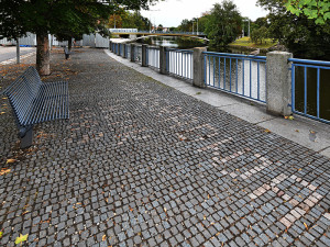 České Budějovice objektivem Milana Bindera a perem Martina Maršíka: Neviditelný nápis