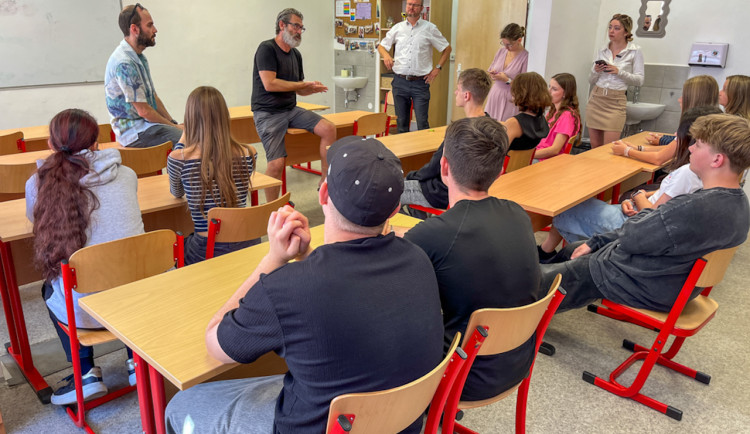 Oblíbený herec Radim Fiala přivítal mladé filmaře v Českých Budějovicích