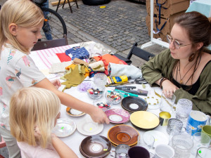 Chuť tvořit, neplýtvat a dávat věcem druhou šanci jsou zásady, které zdaleka přesahují festival.