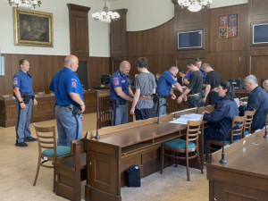 Za podíl na vraždě bezdomovce v Českém Krumlově potvrdil Nejvyšší soud 16,5 roku