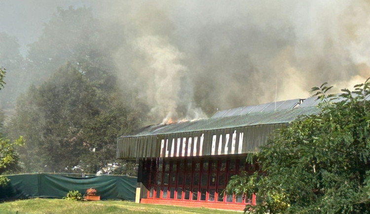 Za požár bazénu v Krumlově dostane muž nejspíš podmínku. Soud je odročený