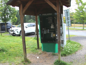 Zloděj vykradl a zničil parkovací automat. Škoda je více než 200 tisíc