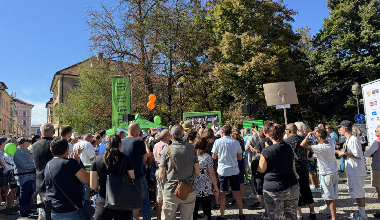 Řada politiků na jihu Čech využila pro kampaň do voleb i Zemi živitelku