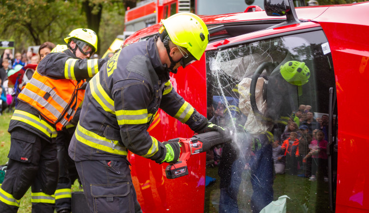 FOTO: Auta v hlavní roli. Motorsvět v Havlíčkově Brodě přilákal tisíce návštěvníků