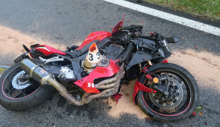 Na Červenohorském sedle havaroval motorkář, policie tam zrovna pořádala bezpečnostní akci