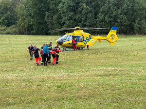 Smrtelná nehoda na Jindřichohradecku, u Lásenice se čelně střetly dva vozy