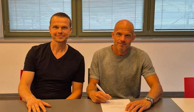 Překvapení v Lípě. Arsenal odvolal trenéra, najal Davida Jarolíma