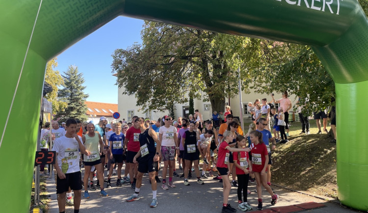 Benefiční běh Svatojánský kopeček přilákal 181 běžců