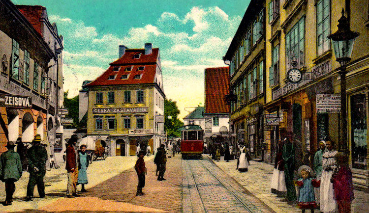 DRBNA HISTORIČKA: Jak se slavilo svatého Václava? Lampionový průvod obešel půl města