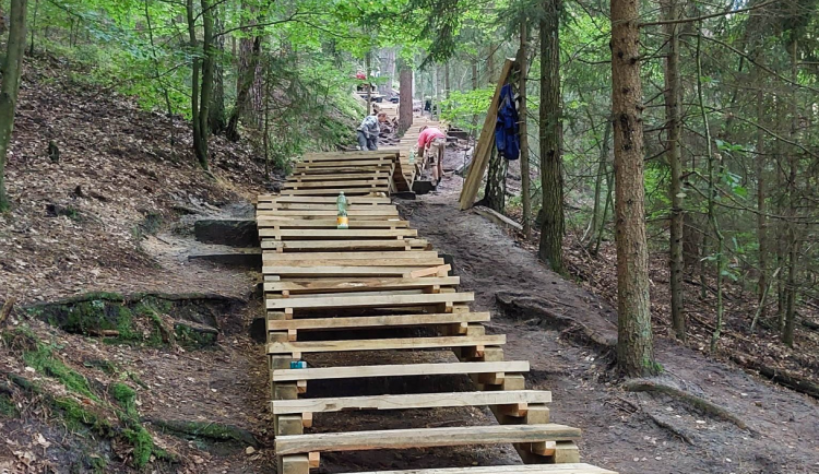 Kvůli obnově schodišť jsou v Českém ráji uzavřeny dva turistické úseky