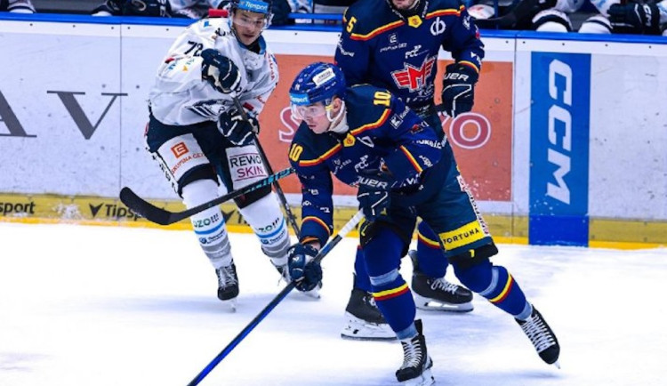 Trefy obránců vystřelily Motor na první místo