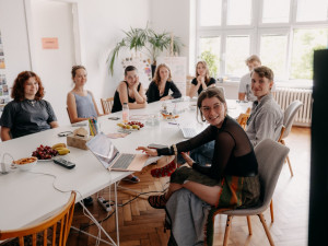 Young Creators nabízí networkingovou platformu, kulturně vzdělávací akademii a také každoroční Meet-up, kde se v Budějcích potkávají desítky mladých tvůrců s hosty z Česka i zahraničí. Autor: Pavel Balek.
