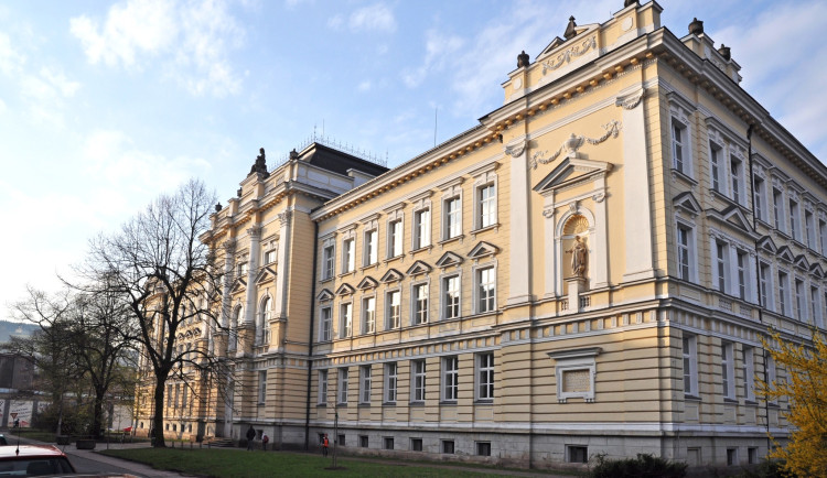 Jiráskův gympl v Náchodě dostane nový kabát. Čeká ho velká rekonstrukce