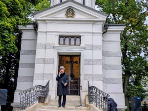 Hardtmuthova hrobka prošla rekonstrukcí. Lidé si ji mohou prohlédnout