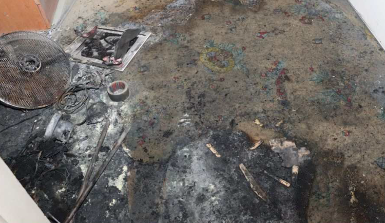 Devětačtyřicetiletý vztekloun podpálil a poničil byt v Tršicích. Rozčílila ho výpověď z nájmu