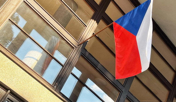 První okrsky na jihu Čech jsou sečteny.