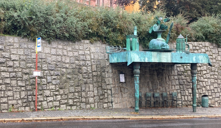 Příští zastávka: Hostina obrů. Liberec přejmenuje podivuhodnou zastávku Davida Černého