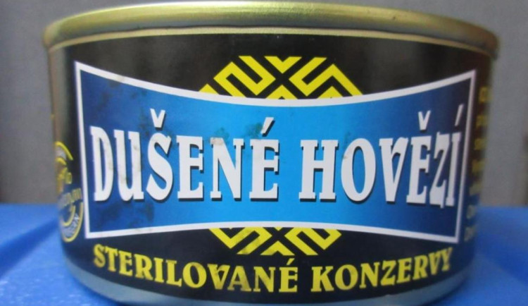 Klamání zákazníků. Obchod v Jihlavě prodával konzervu, v níž bylo o 20 % méně masa